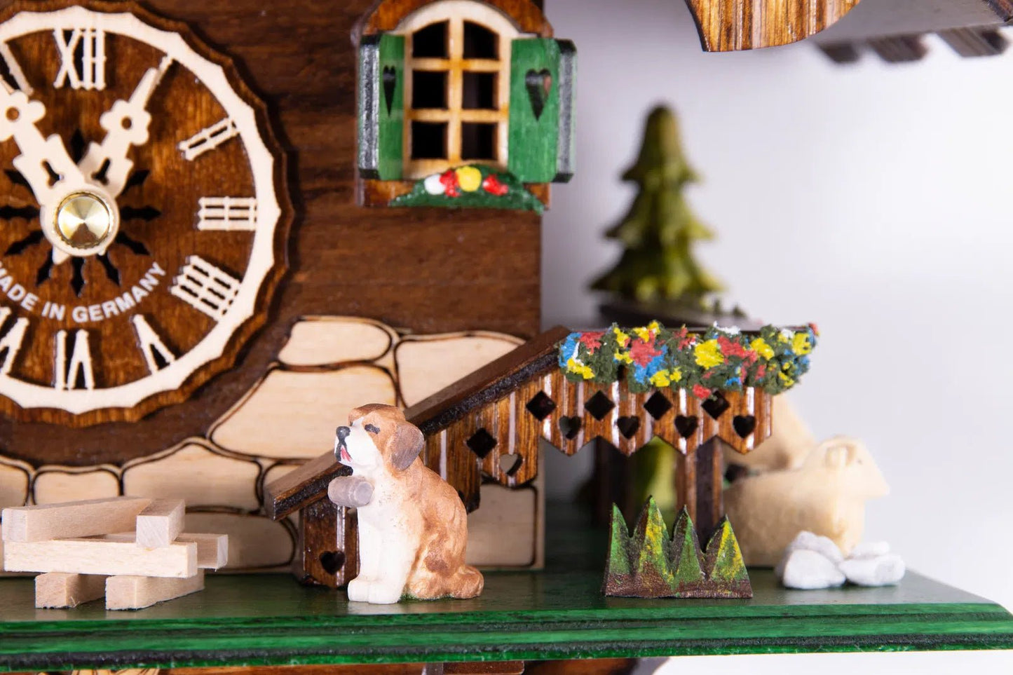 Cuckoo Clock Saint Bernhard Hut - Quartz Chalet 32cm - Cuckoo - Palace - stavogue